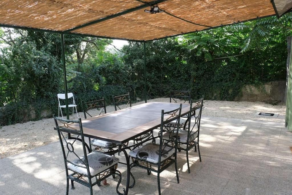 Maison Confortable A Ansouis Dans Le Luberon Esterno foto