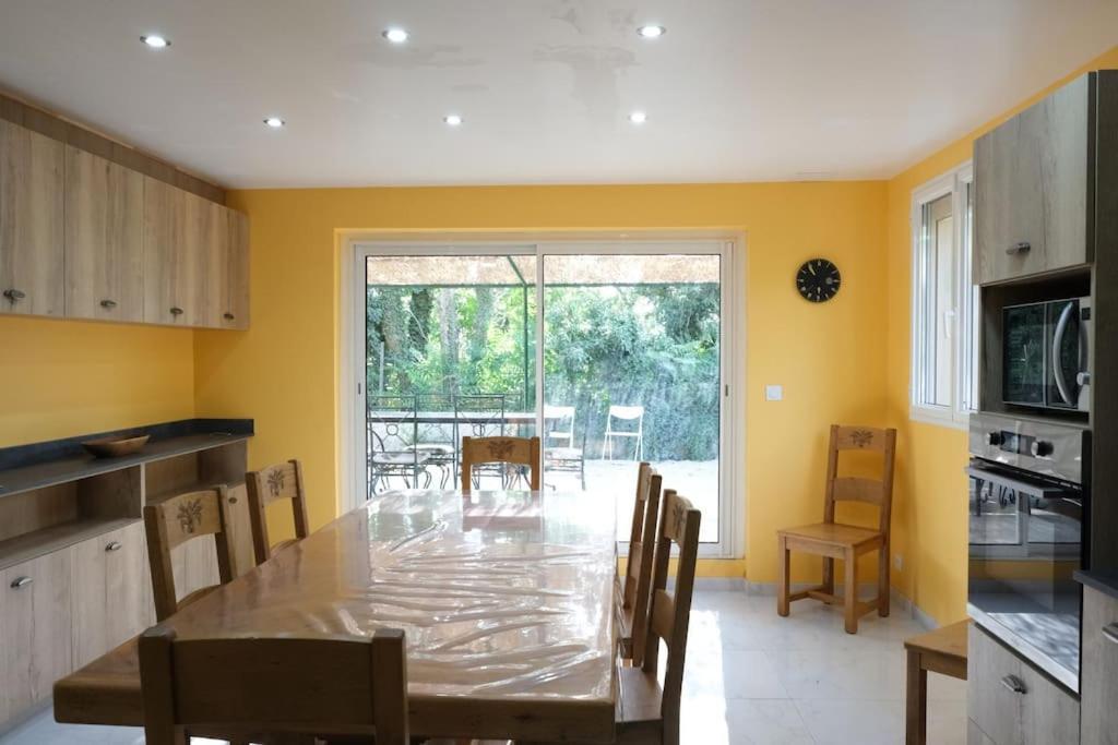 Maison Confortable A Ansouis Dans Le Luberon Esterno foto