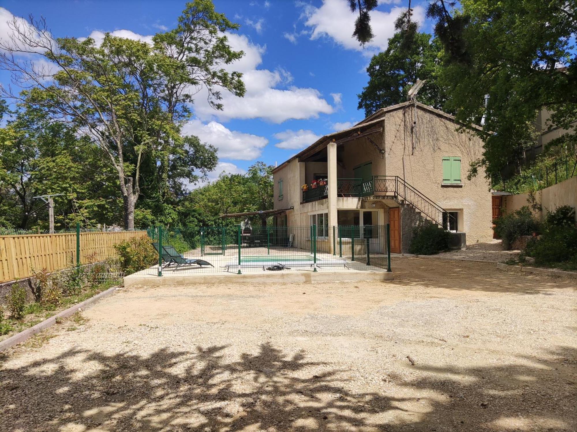 Maison Confortable A Ansouis Dans Le Luberon Esterno foto