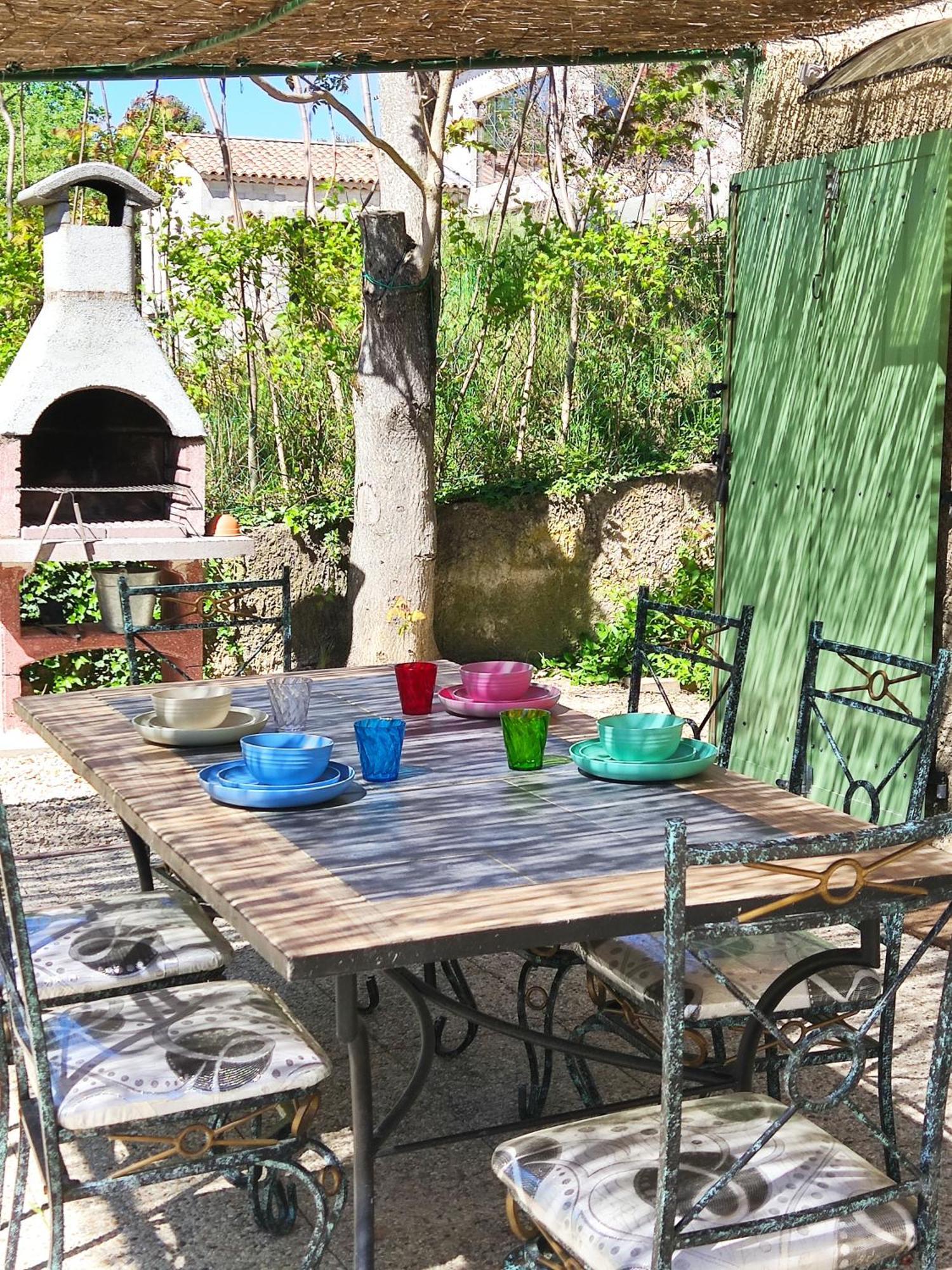 Maison Confortable A Ansouis Dans Le Luberon Esterno foto